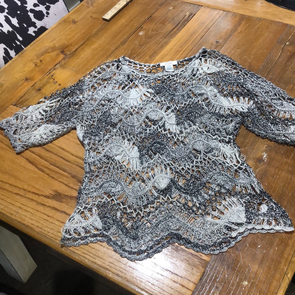 Ladies fishnet design top L-XL